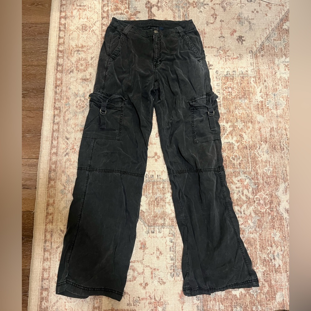 American eagle cargo pants!